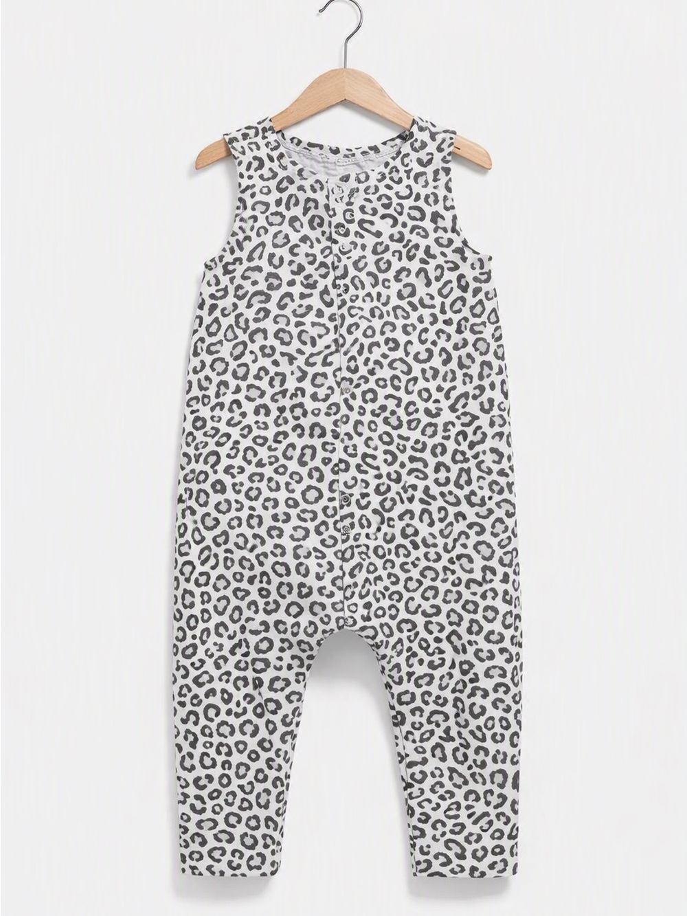 10/$15 Old Navy Leopard Print Sleeveless One-Piece Romper - White & Black